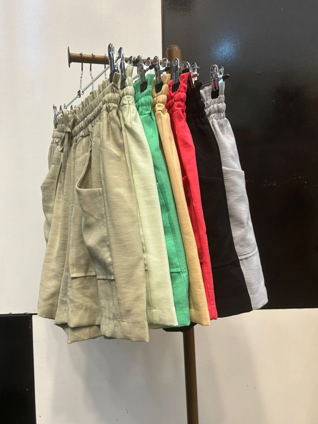 SHORT CON ELASTICO GALES